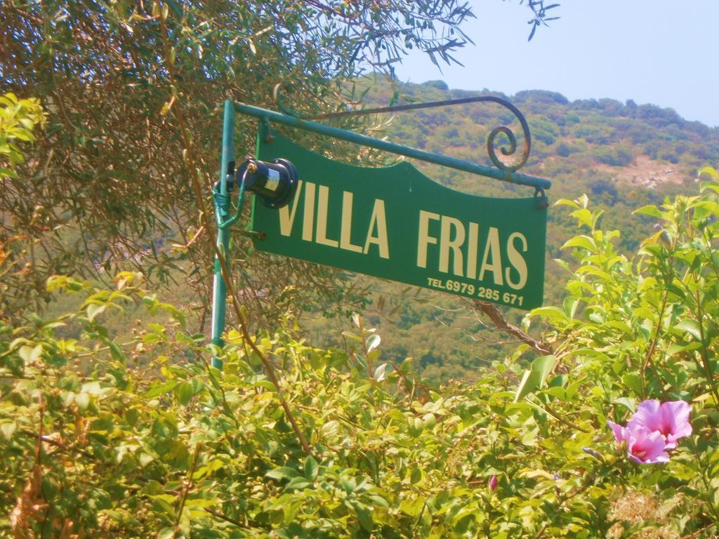 Villa Frias Asprogerakata Bilik gambar