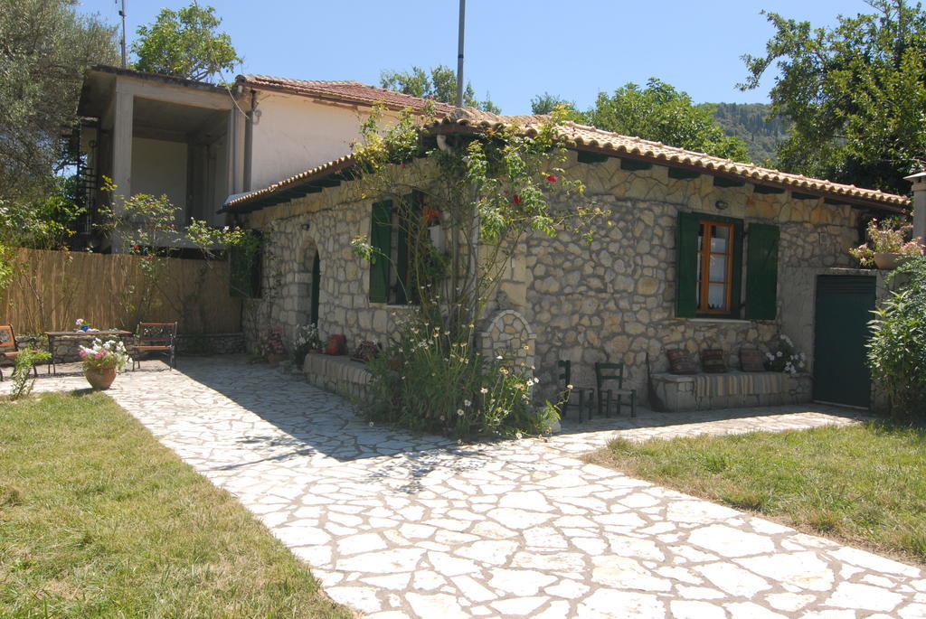 Villa Frias Asprogerakata Bilik gambar
